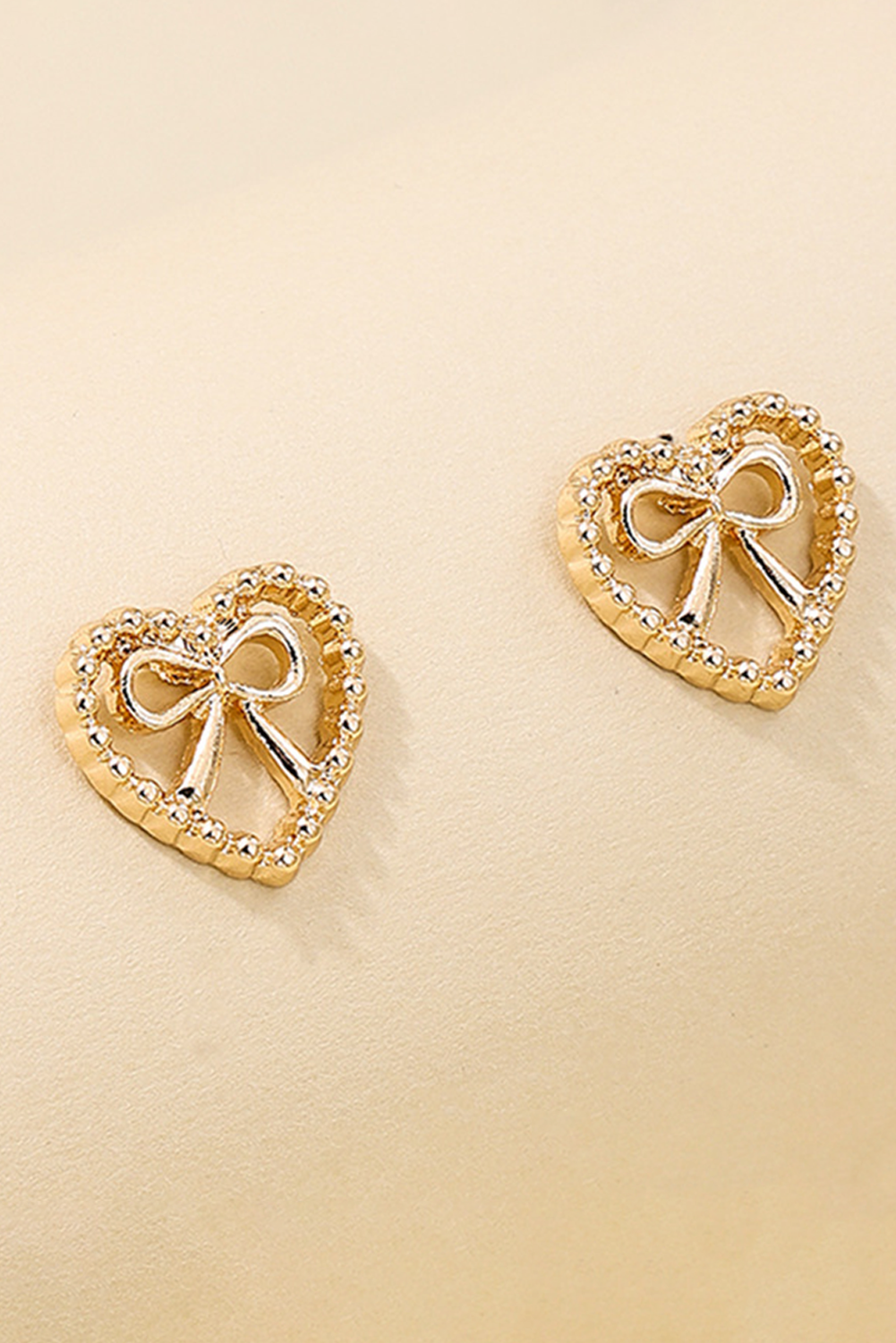 Gold Bow Decor Heart Shape Alloy Stud Earrings