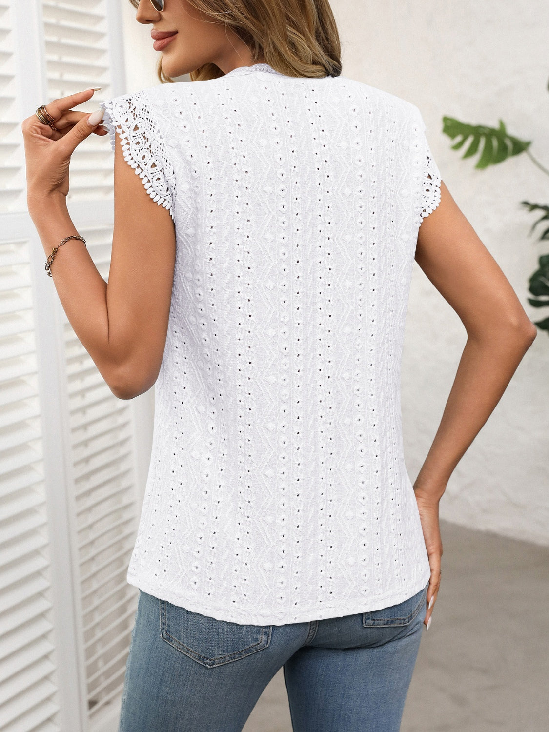 Lace Detail Round Neck Cap Sleeve Top