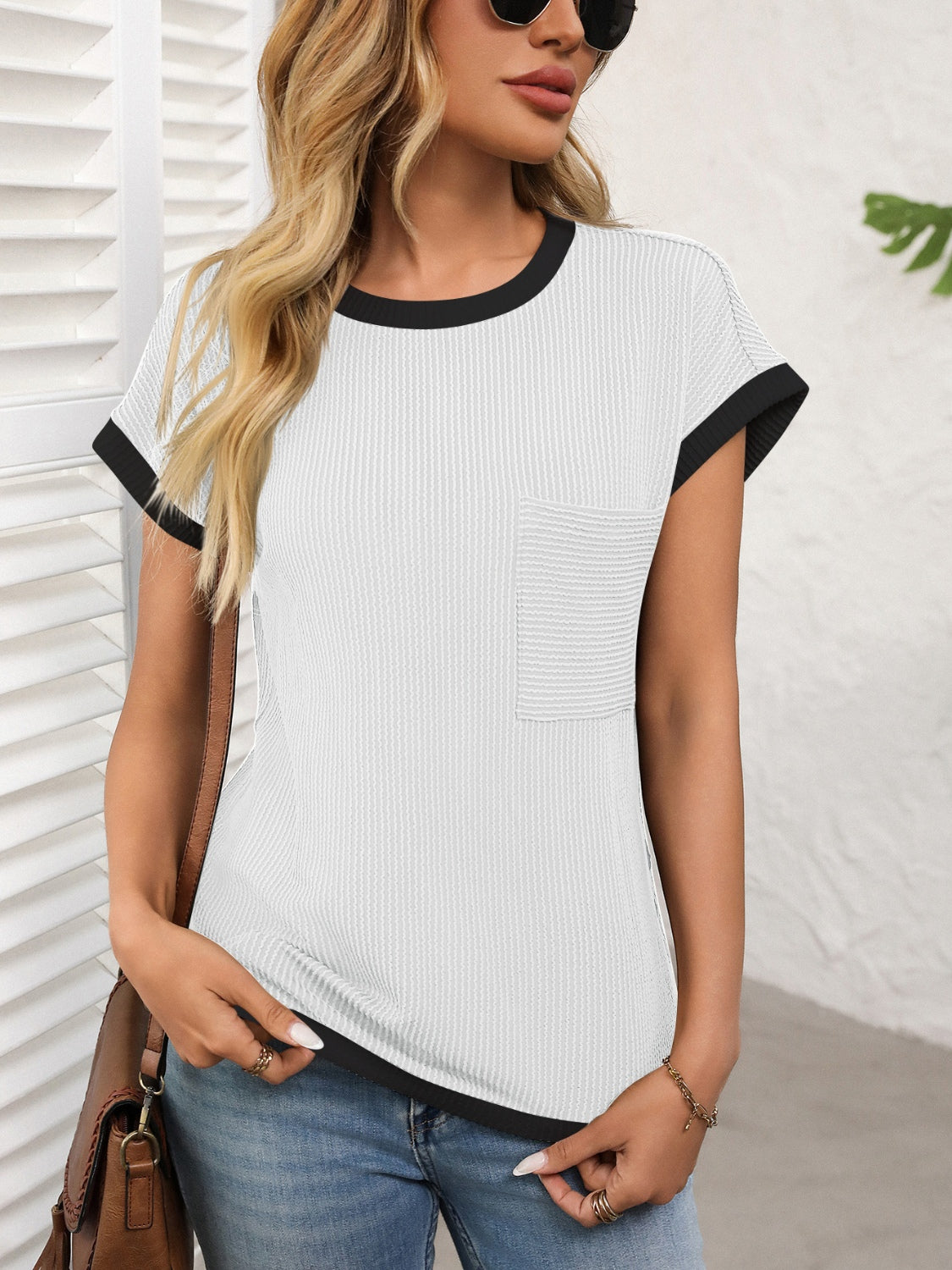 Contrast Trim Round Neck Short Sleeve T-Shirt