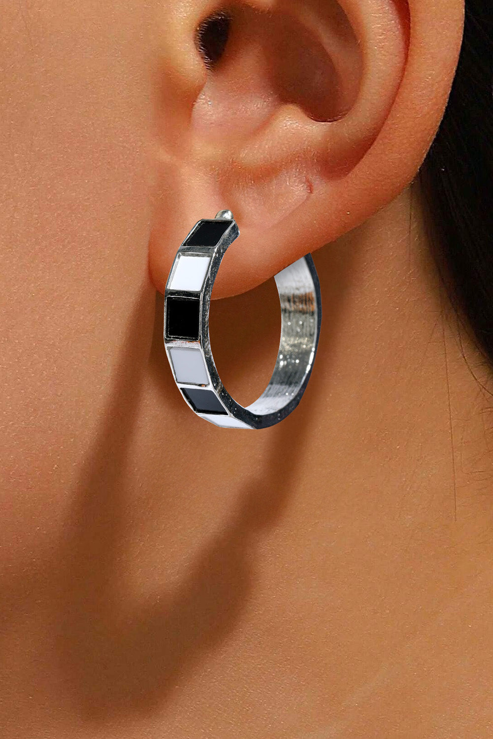 Silvery Checkered Hoop Chic Earrings