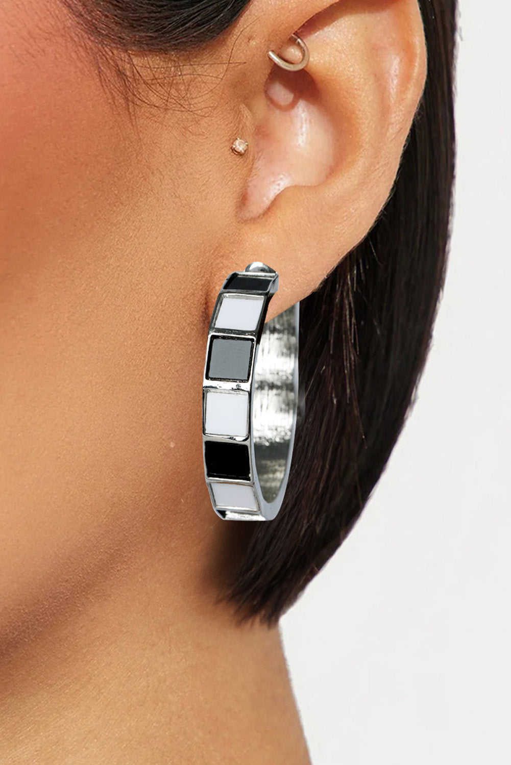 Silvery Checkered Hoop Chic Earrings